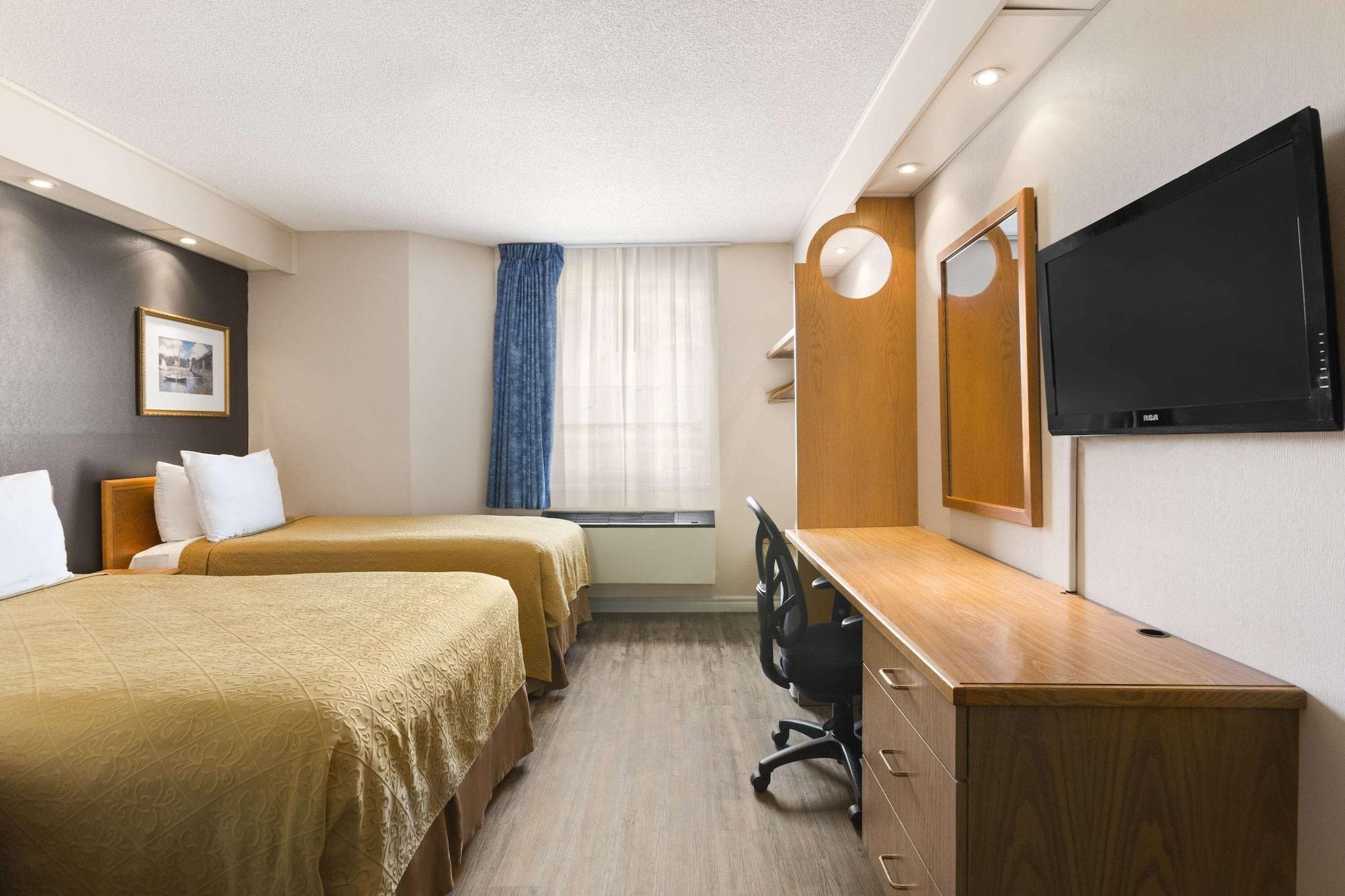 Spark By Hilton Hotel 3*